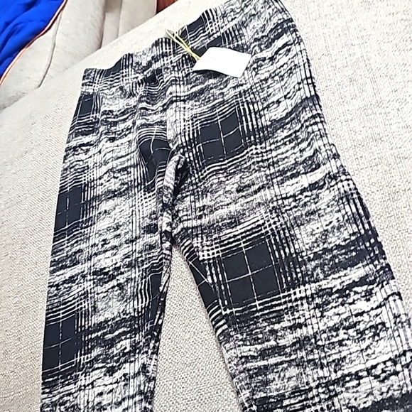 BCBG Generation Leggings Abstract Geometric patterns Size Small nwt - Picture 6 of 8